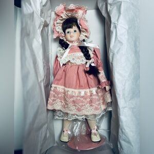 VTG 1990 Princess House Porcelain Doll "Katrina" Lace & Bonnet. Collector item.